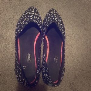 Women’s Toms  flats